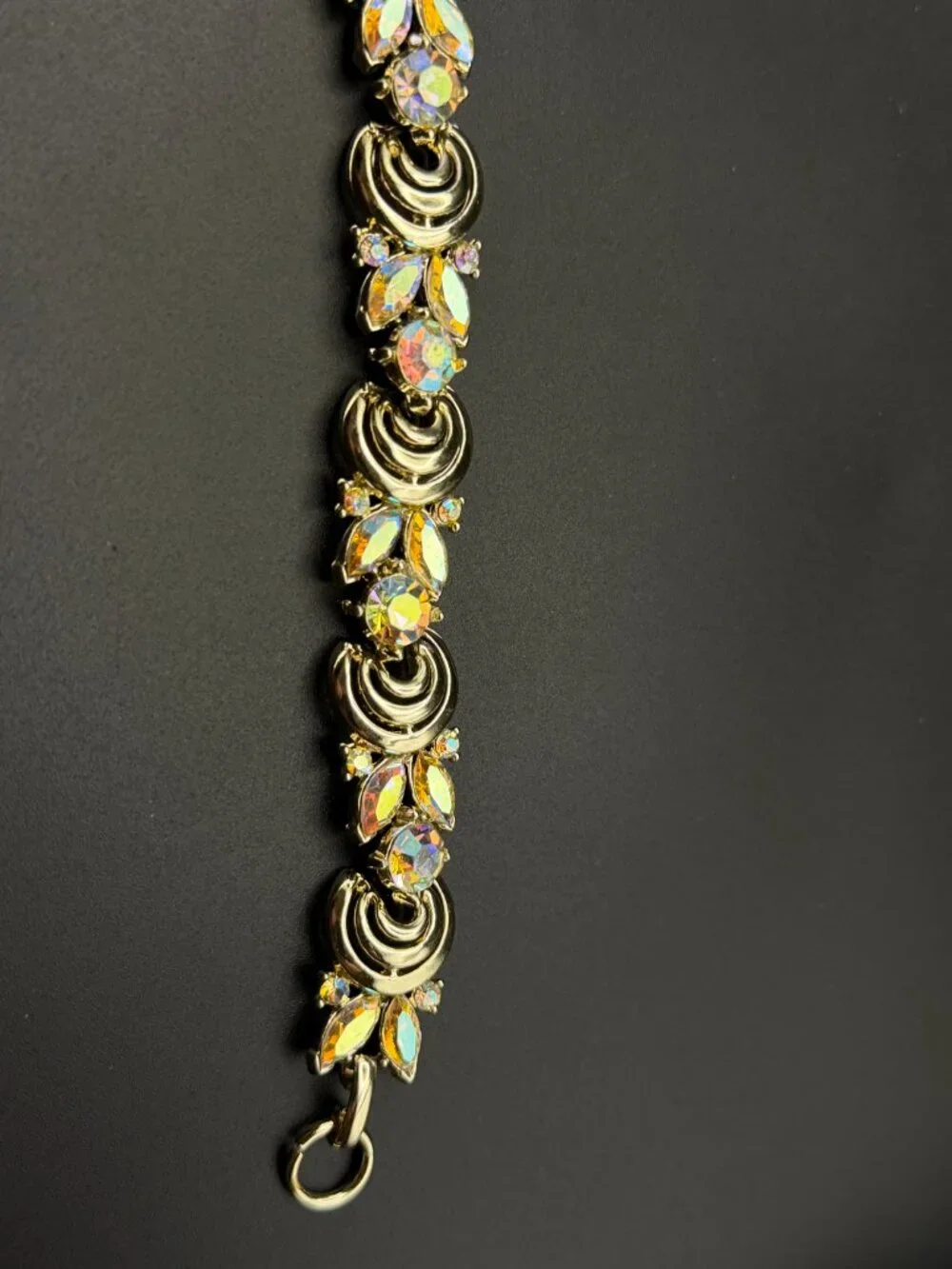 Vintage Gold Tone Aurora Borealis Rhinestone Necklace, Earrings & Bracelet Parue